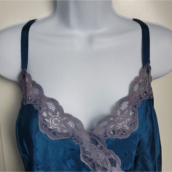 VINTAGE BEST UNITED GARMENT CO. - Picture 3 of 7